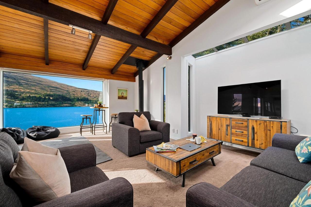 Queenstown Lakefront Dream 4 Bed エクステリア 写真