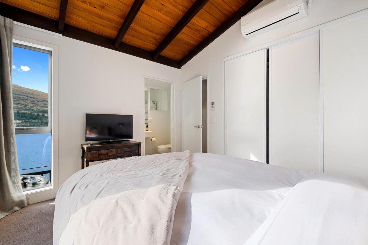 Queenstown Lakefront Dream 4 Bed エクステリア 写真