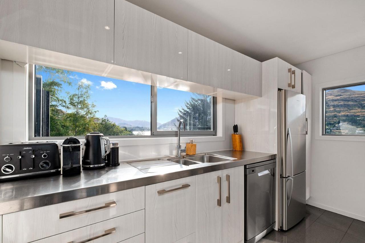 Queenstown Lakefront Dream 4 Bed エクステリア 写真